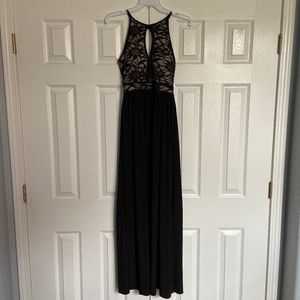Black & Lace Nightway Gown